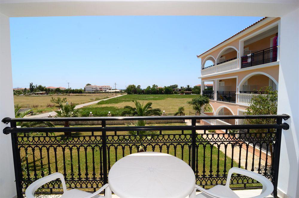 Athina Apartments Zakynthos Buitenkant foto