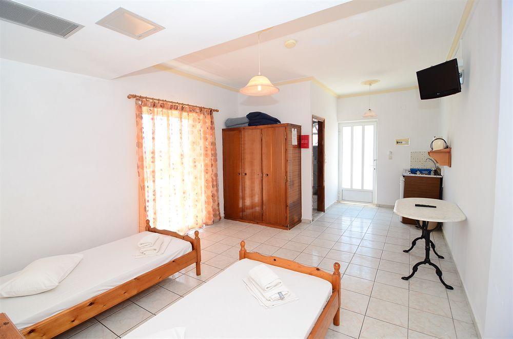 Athina Apartments Zakynthos Buitenkant foto