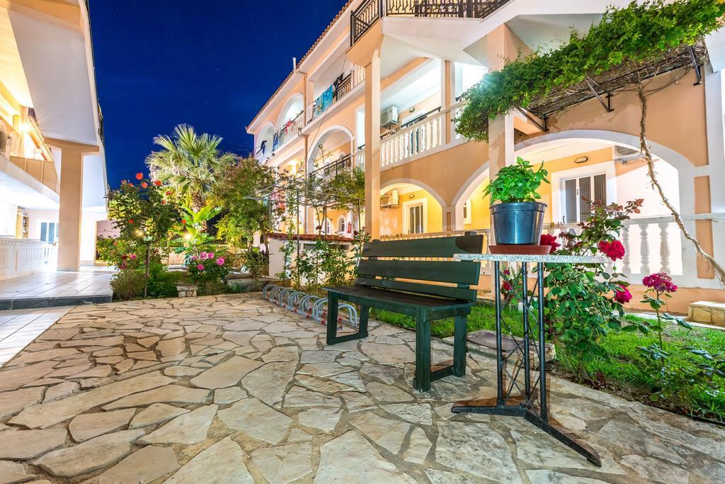 Athina Apartments Zakynthos Buitenkant foto