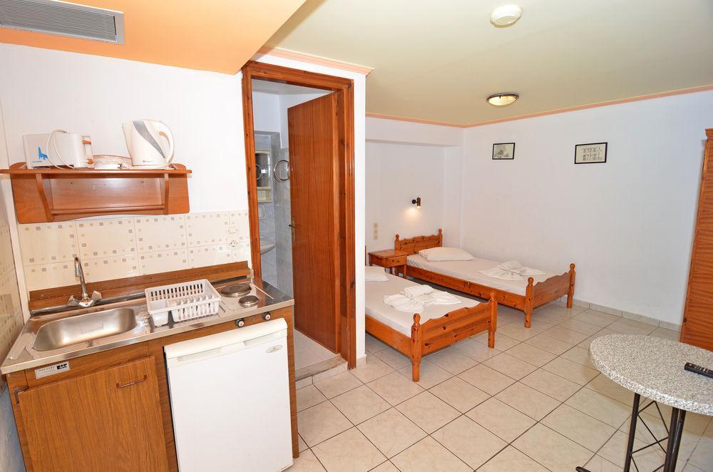 Athina Apartments Zakynthos Buitenkant foto