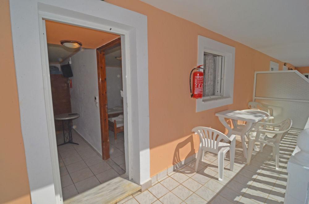 Athina Apartments Zakynthos Buitenkant foto